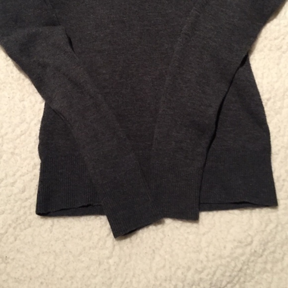 Banana Republic V Neck Sweater - Picture 2 of 3